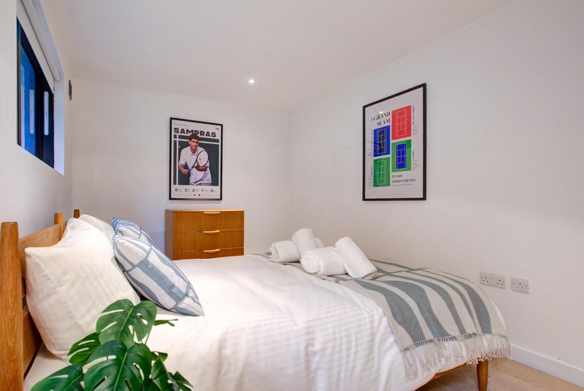 Neoteric Home Wimbledon Village Лондон Экстерьер фото